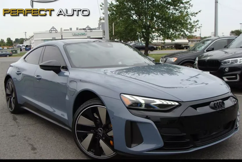 2022 Audi RS e-tron GT Base photo 1