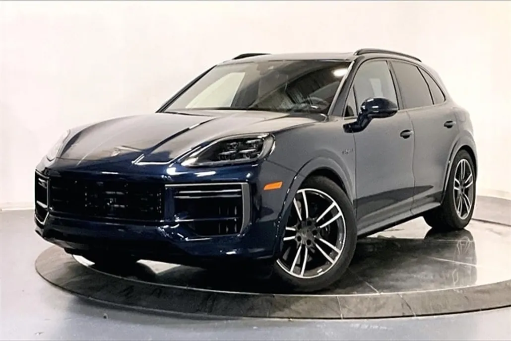 2025 Porsche Cayenne E-Hybrid Turbo photo 1