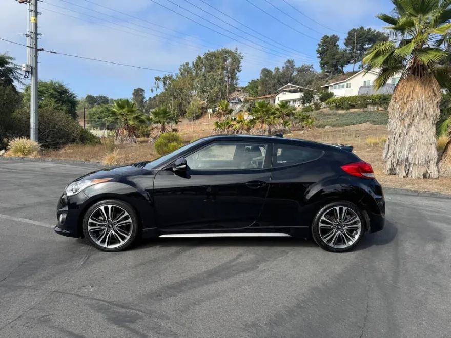 2016 Hyundai Veloster Turbo photo 1