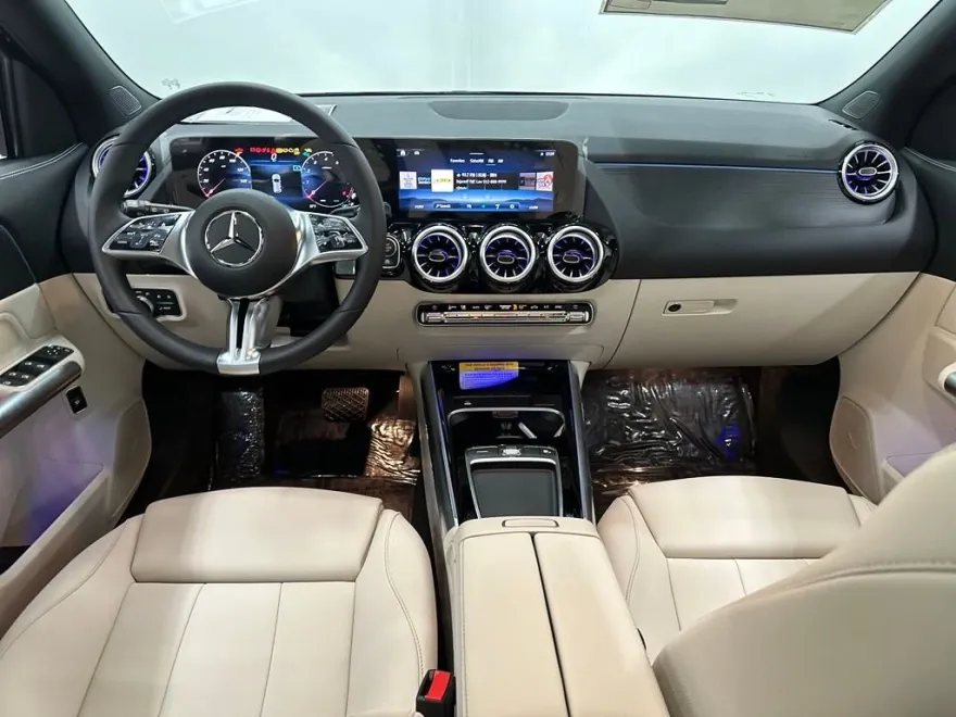 2025 Mercedes Benz GLA 250 photo 1