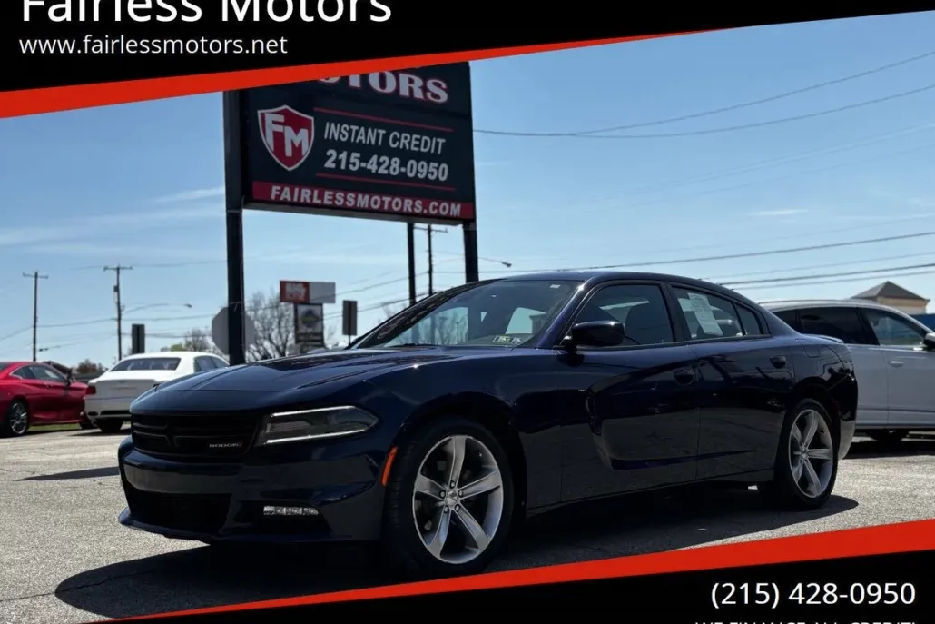 2015 Dodge Charger SXT photo 1