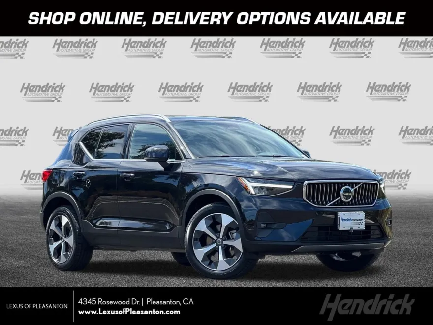 2025 Volvo XC40 Plus photo 1