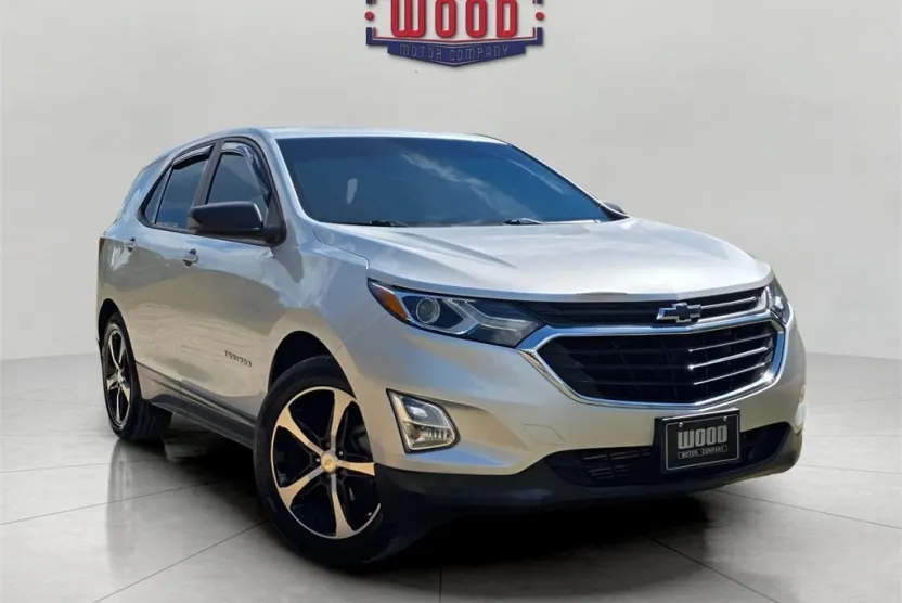 2021 Chevrolet Equinox LS photo 1