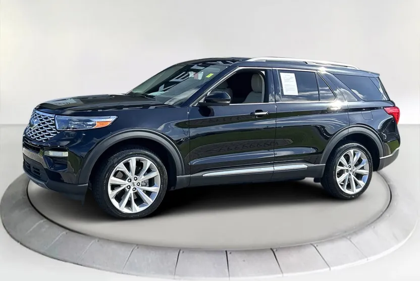 2022 Ford Explorer Platinum photo 1