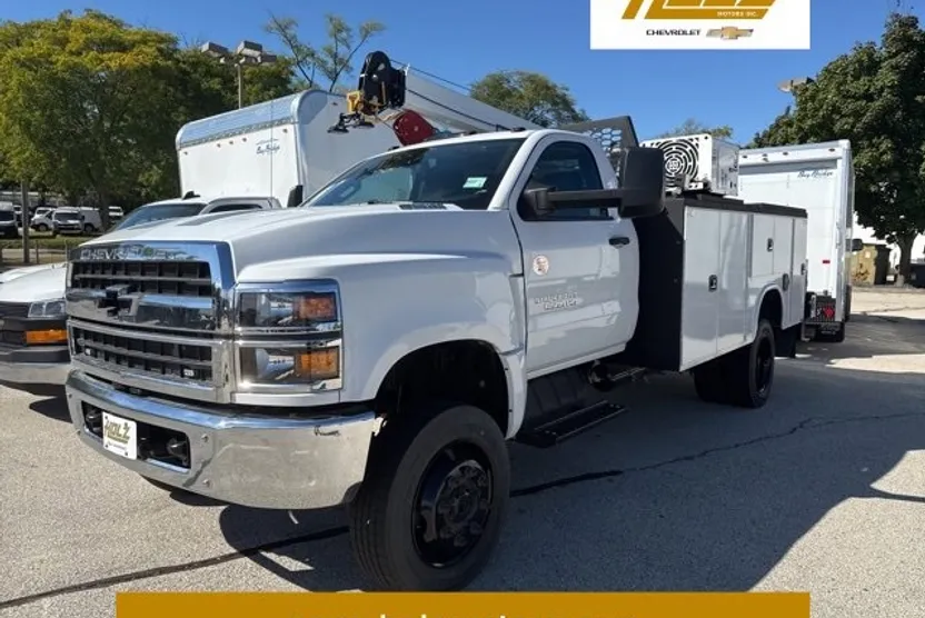 2024 Chevrolet Silverado 6500HD Work Truck photo 1