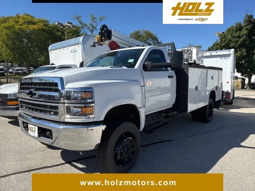 2024 Chevrolet Silverado 6500HD Work Truck photo 1