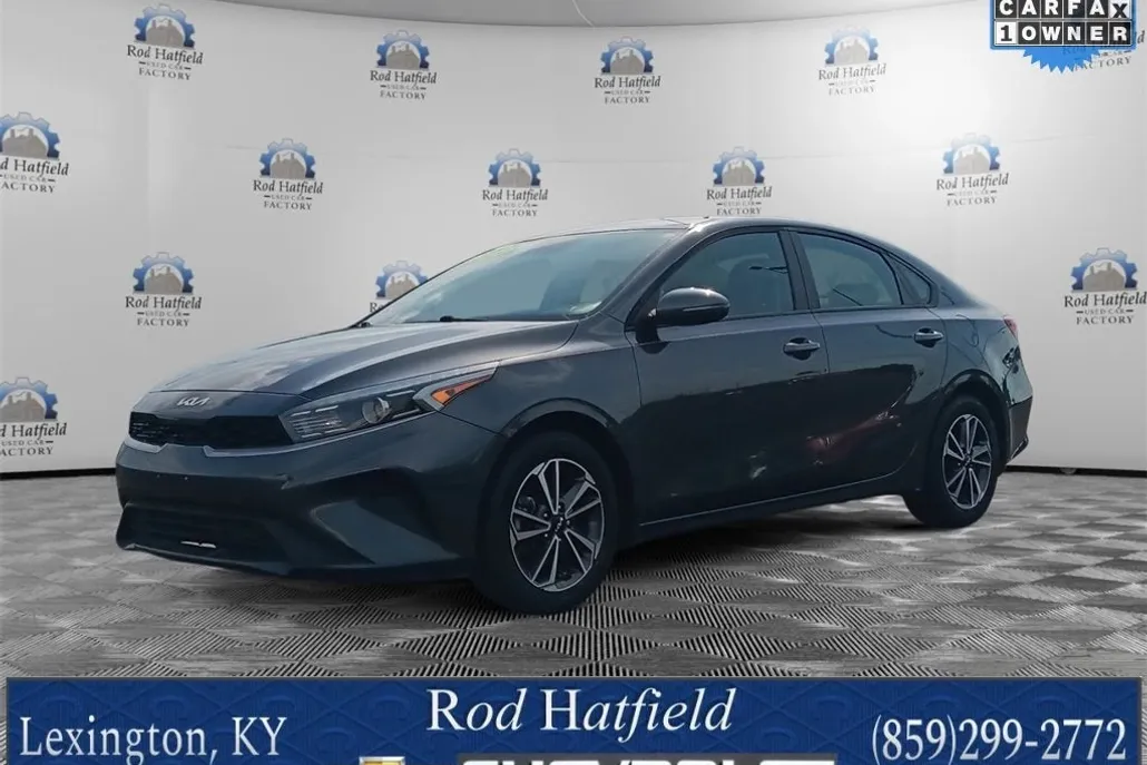 2023 Kia Forte LXS photo 1