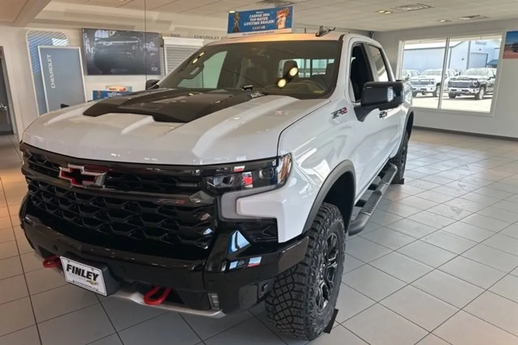 2025 Chevrolet Silverado 1500 ZR2 photo 1