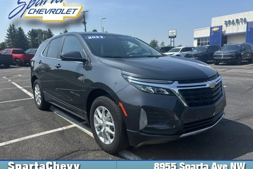 2023 Chevrolet Equinox LT photo 1