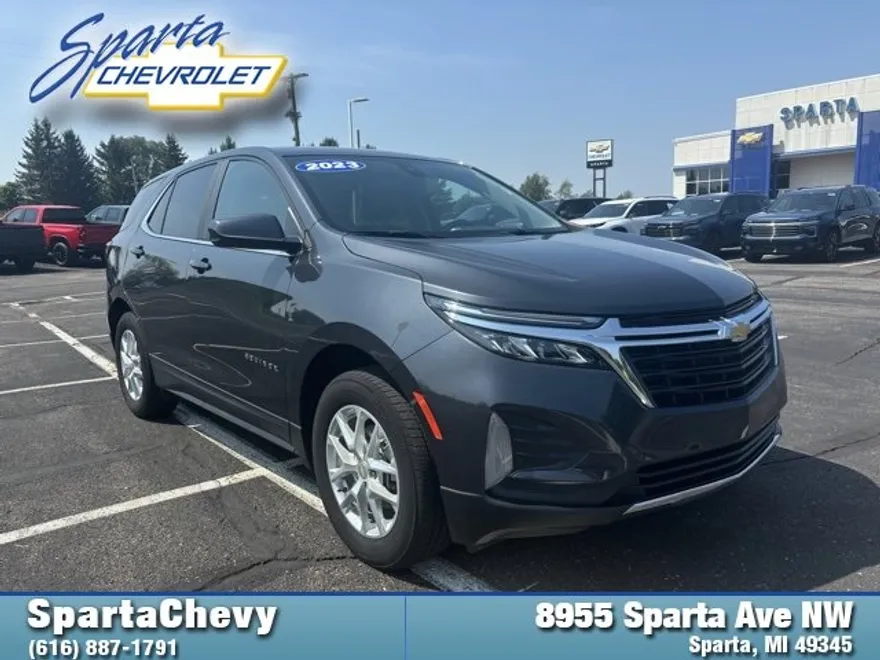 2023 Chevrolet Equinox LT photo 1