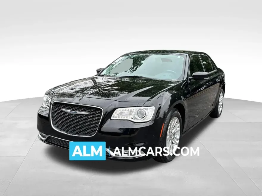 2021 Chrysler 300 Touring photo 1