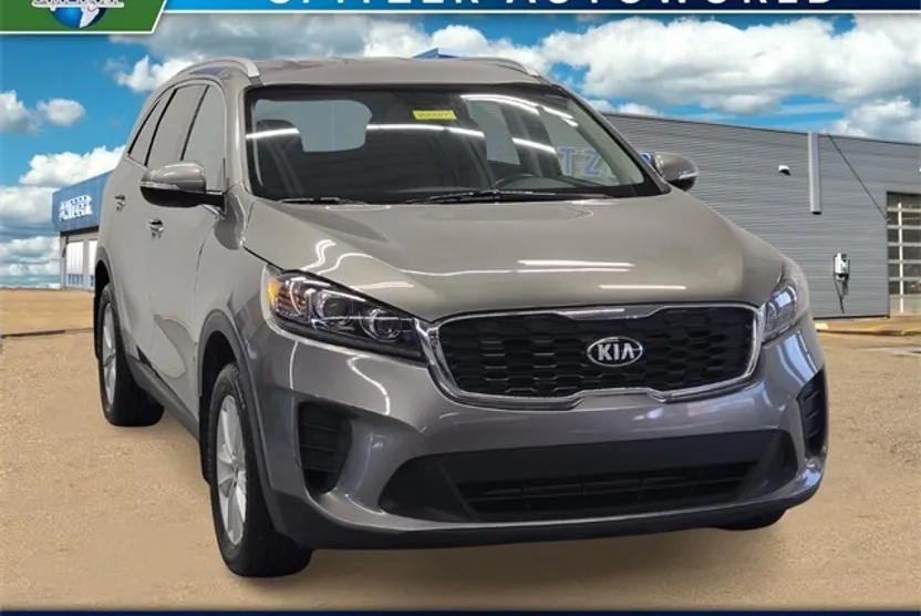 2019 Kia Sorento LX photo 1