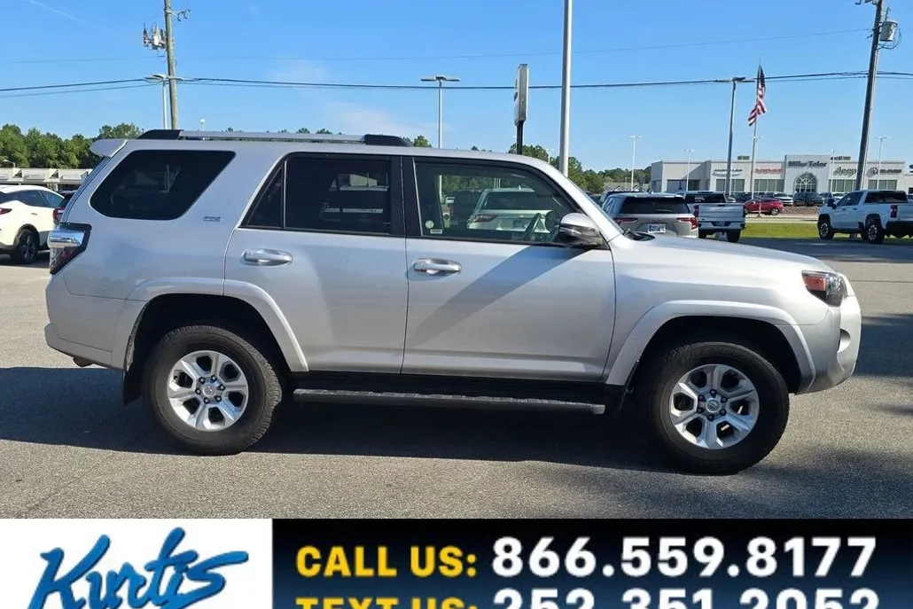 2024 Toyota 4Runner SR5 Premium photo 1