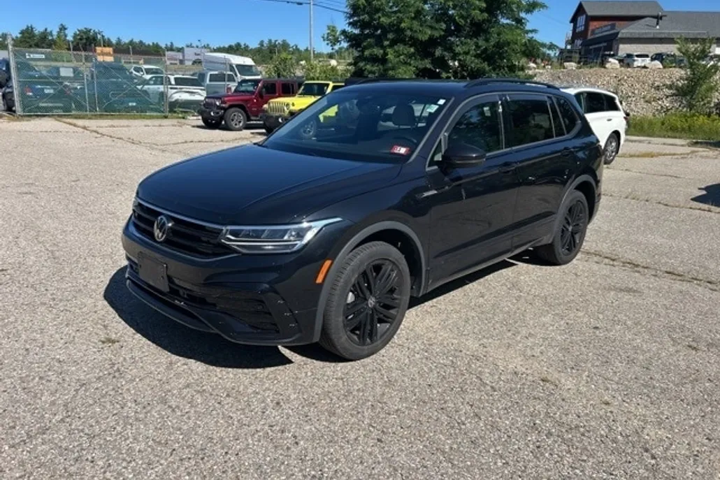 2022 Volkswagen Tiguan SE R-Line Black photo 1