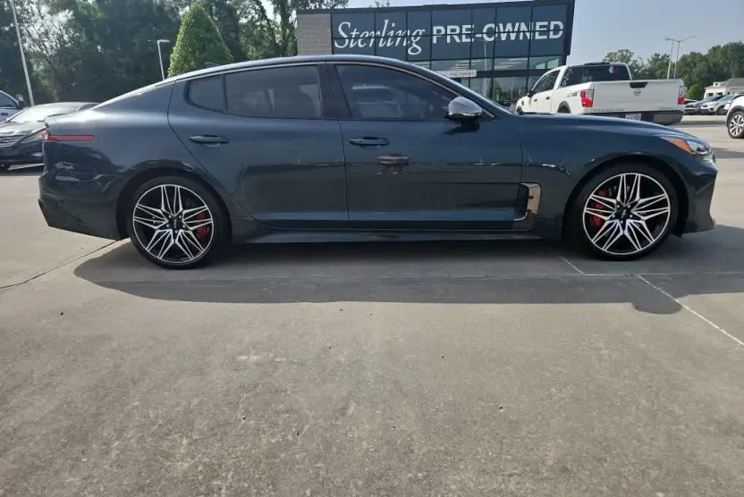2022 Kia Stinger GT2 photo 1