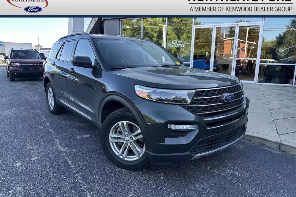 2022 Ford Explorer XLT photo 1