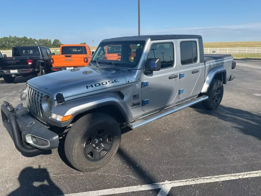 2020 Jeep Gladiator Sport photo 1