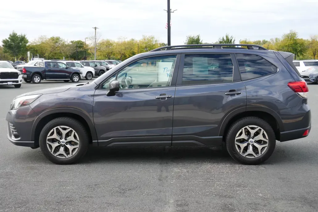2022 Subaru Forester Premium photo 1