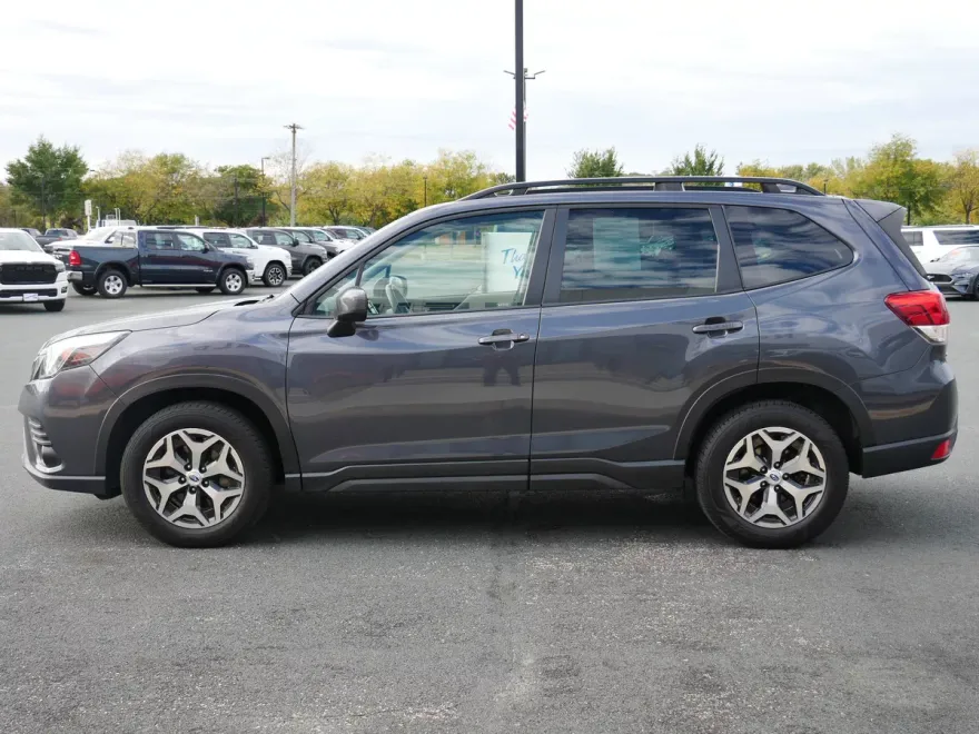 2022 Subaru Forester Premium photo 1