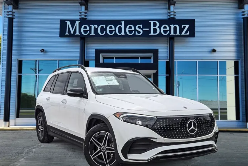 2024 Mercedes Benz EQB 300 4MATIC photo 1