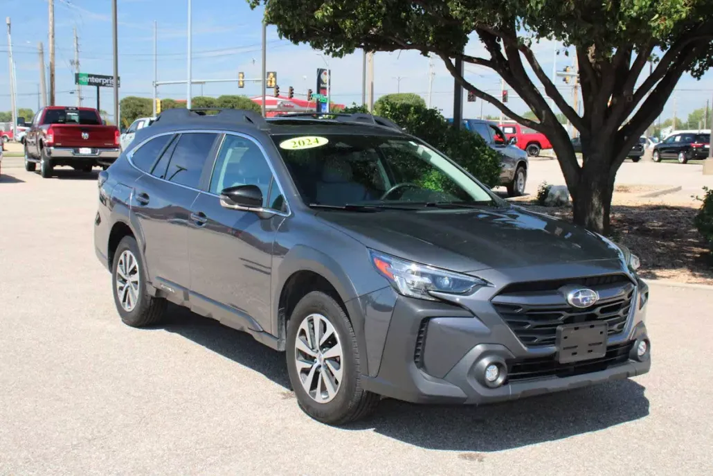 2024 Subaru Outback Premium photo 1