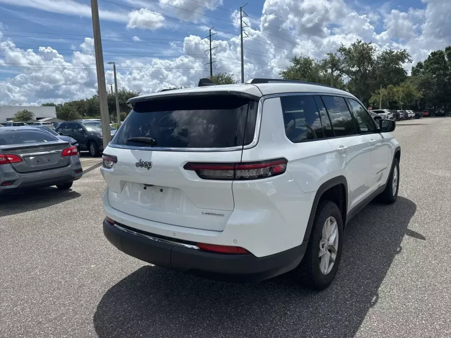 2023 Jeep Grand Cherokee Laredo photo 1