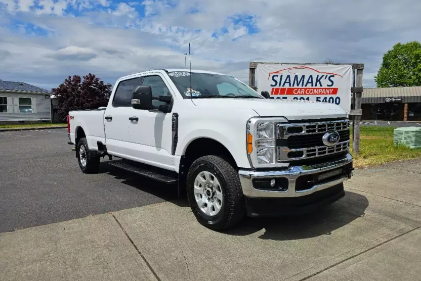 2023 Ford F-350 XLT photo 1