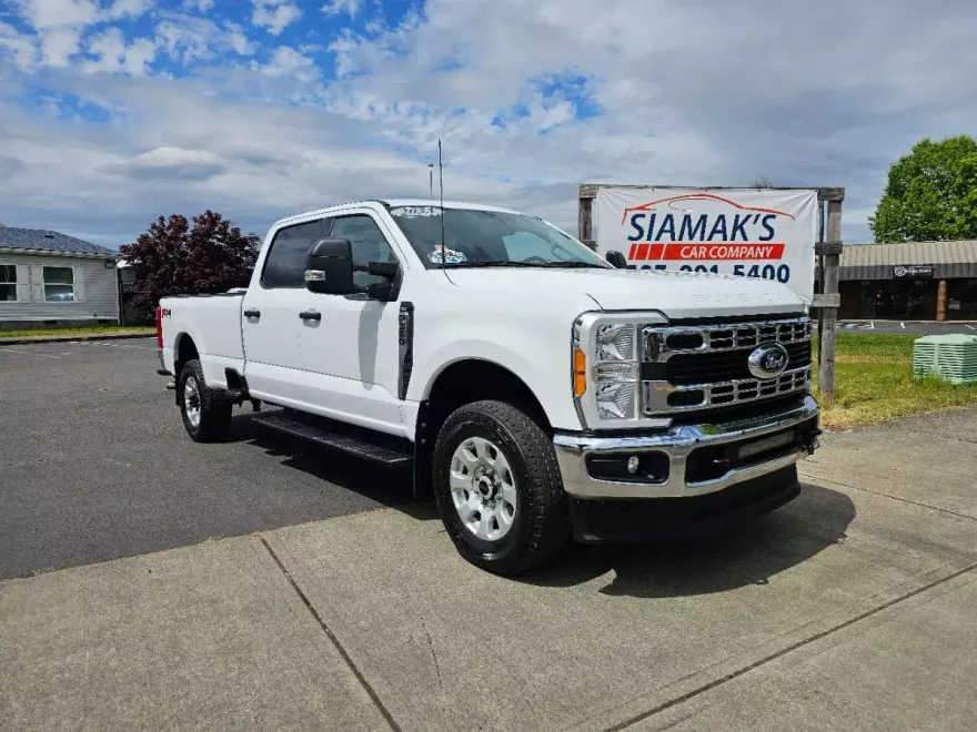 2023 Ford F-350 XLT photo 1
