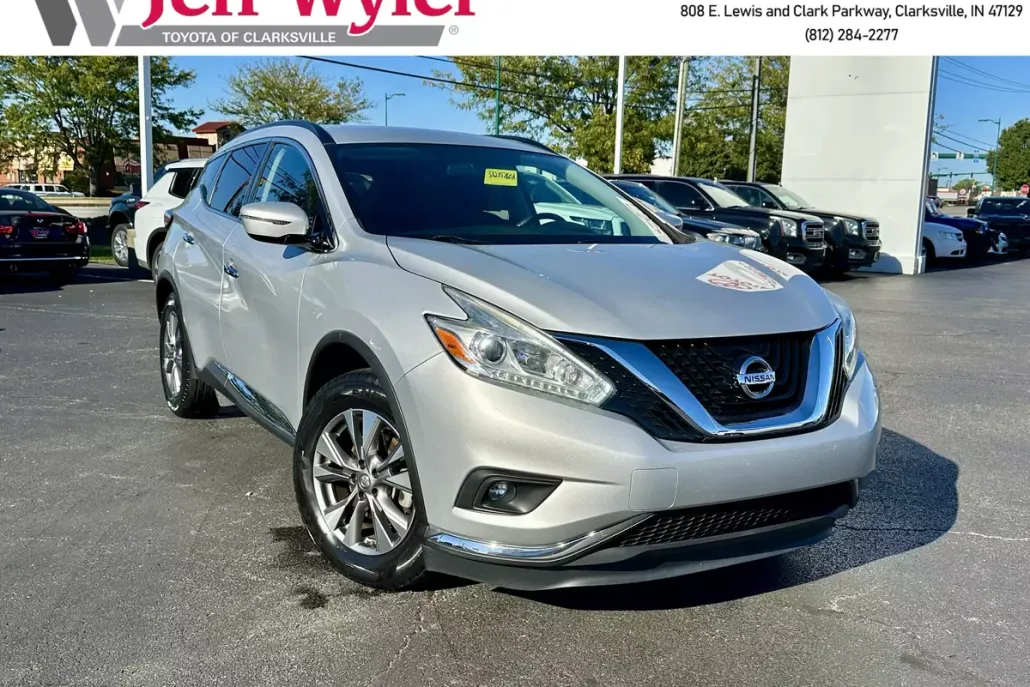 2016 Nissan Murano SV photo 1