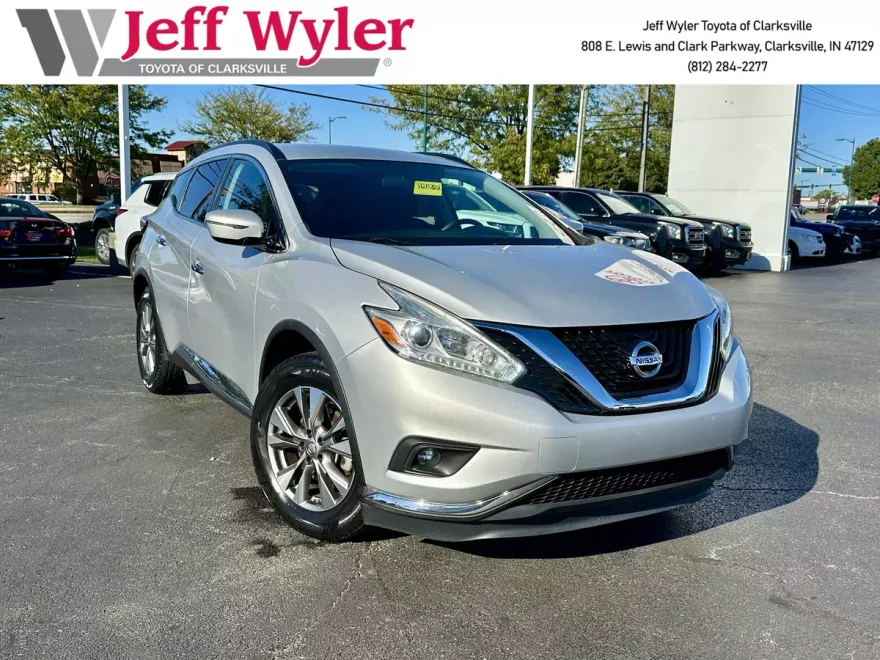 2016 Nissan Murano SV photo 1