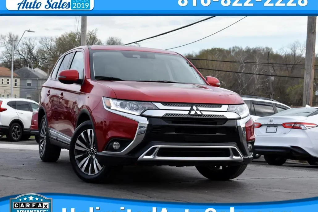 2020 Mitsubishi Outlander SE photo 1