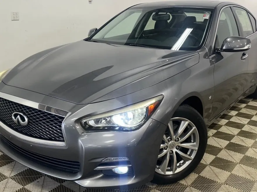 2014 Infiniti Q50 Premium photo 1