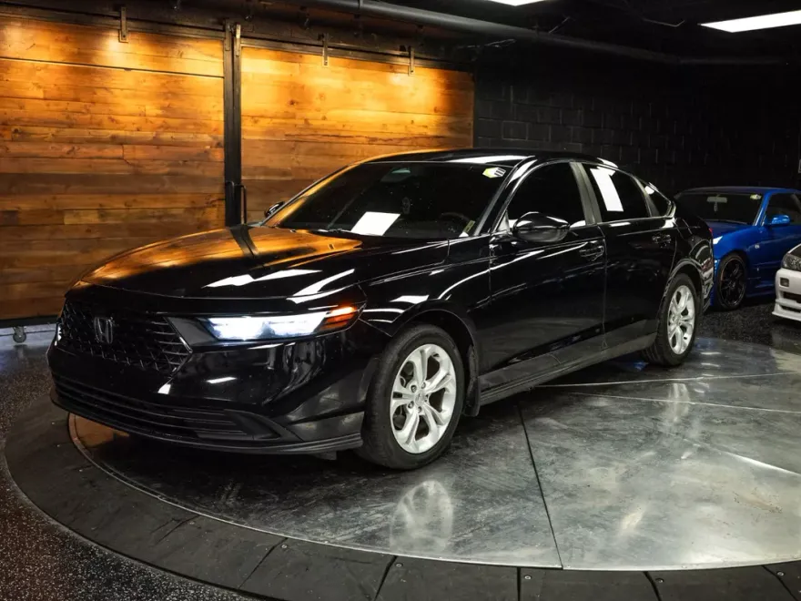2023 Honda Accord LX photo 1