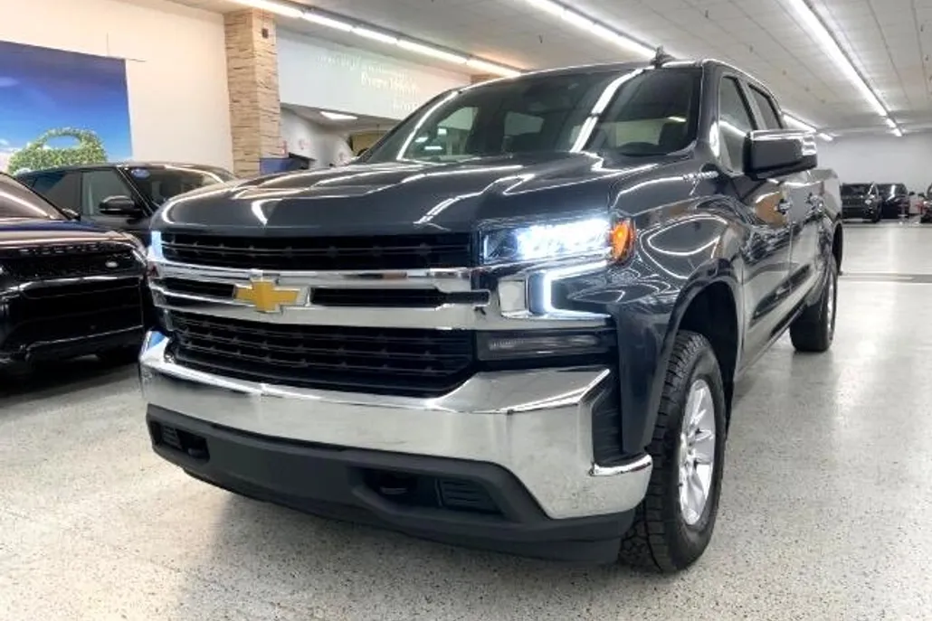 2019 Chevrolet Silverado 1500 LT photo 1