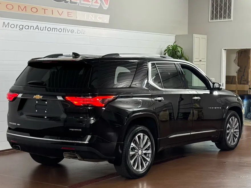 2023 Chevrolet Traverse Premier photo 1