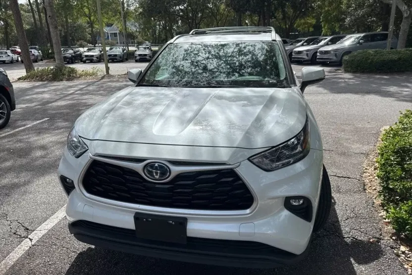 2022 Toyota Highlander Hybrid Bronze Edition photo 1