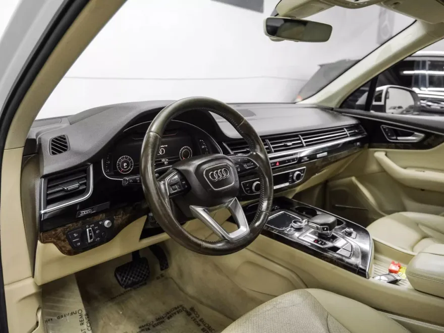 2017 Audi Q7 3.0T Prestige photo 4