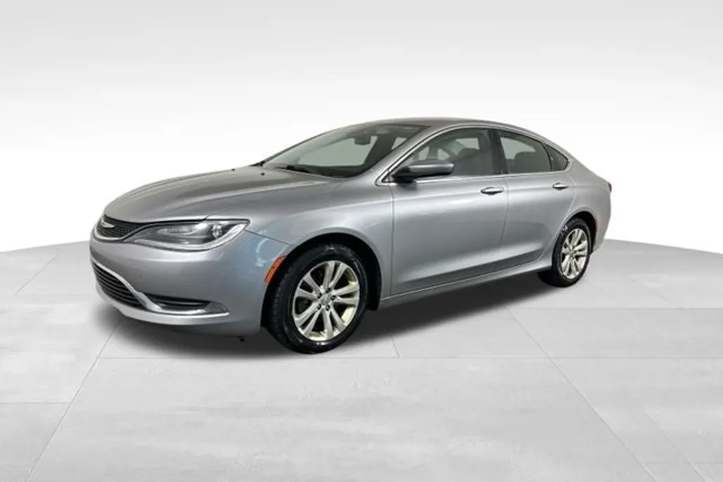 2015 Chrysler 200 Limited photo 1