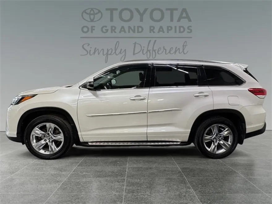 2018 Toyota Highlander Limited photo 1