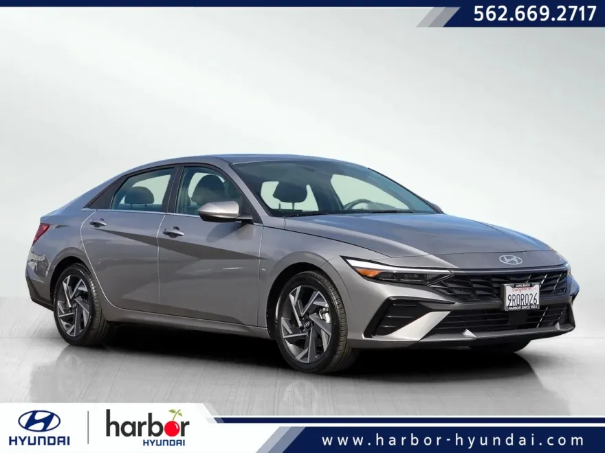 2025 Hyundai Elantra SEL Convenience photo 1