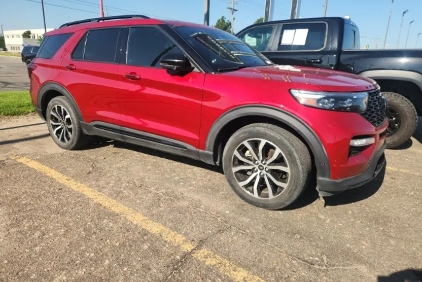 2020 Ford Explorer ST photo 1