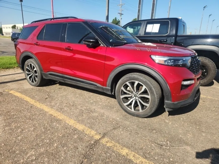 2020 Ford Explorer ST photo 1