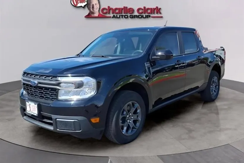 2024 Ford Maverick XLT photo 1