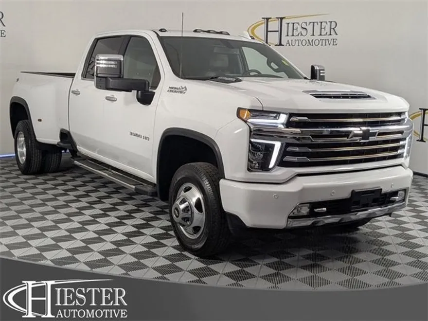2022 Chevrolet Silverado 3500HD High Country photo 1