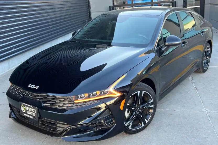 2024 Kia K5 GT-Line photo 1