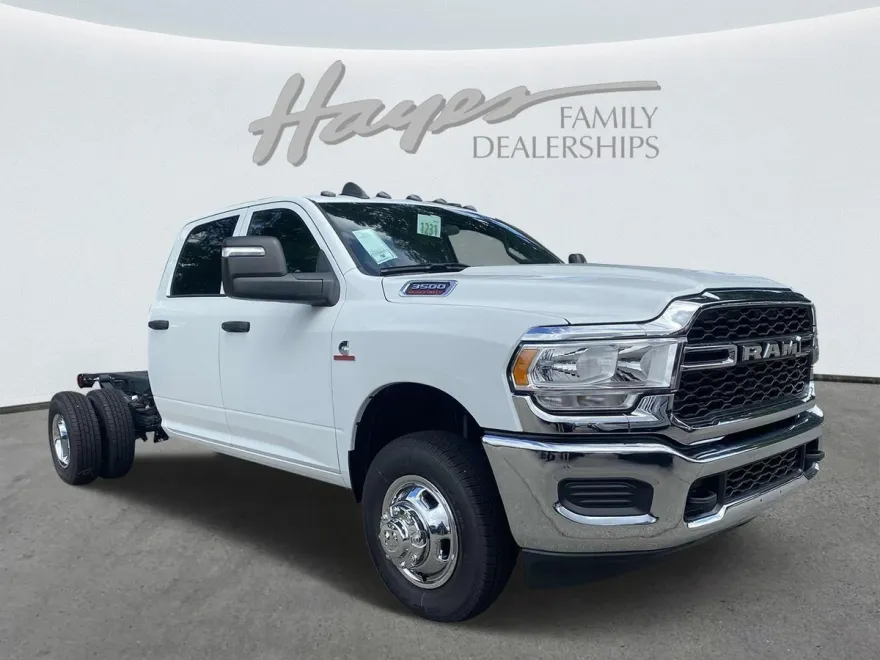 2024 Ram 3500 Tradesman photo 1