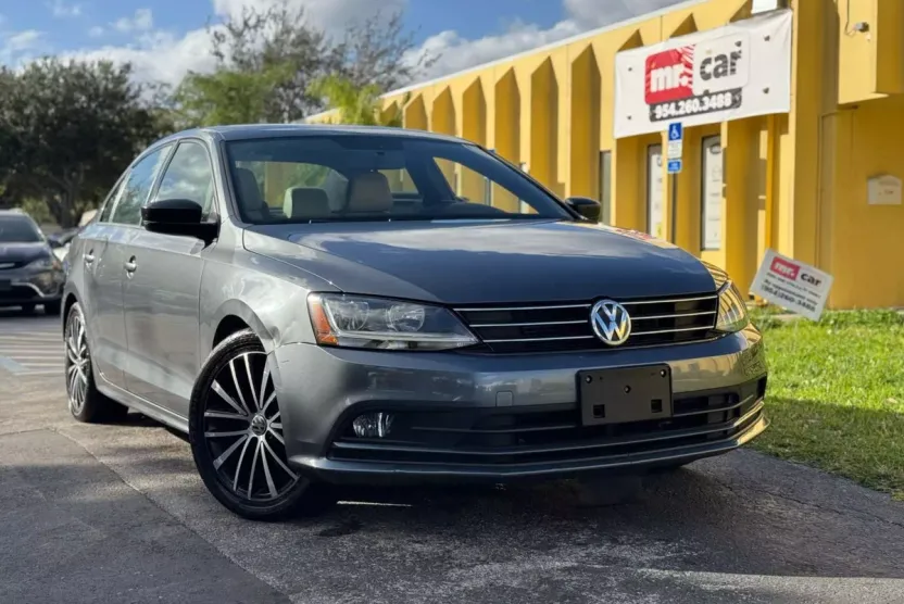 2017 Volkswagen Jetta 1.8T Sport photo 1