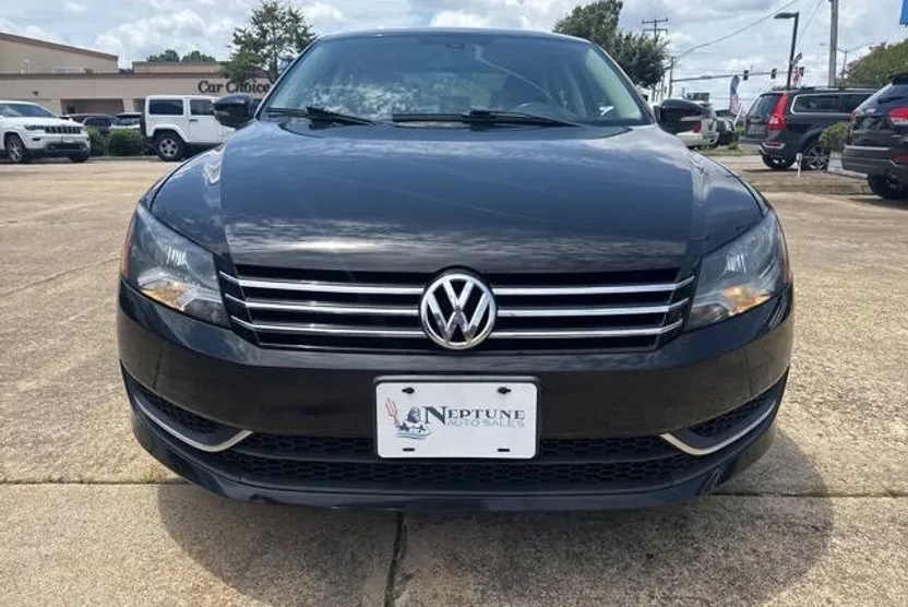 2014 Volkswagen Passat SE photo 1
