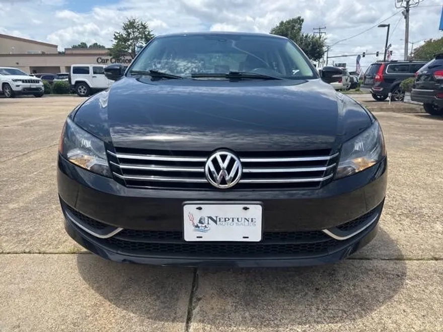 2014 Volkswagen Passat SE photo 1