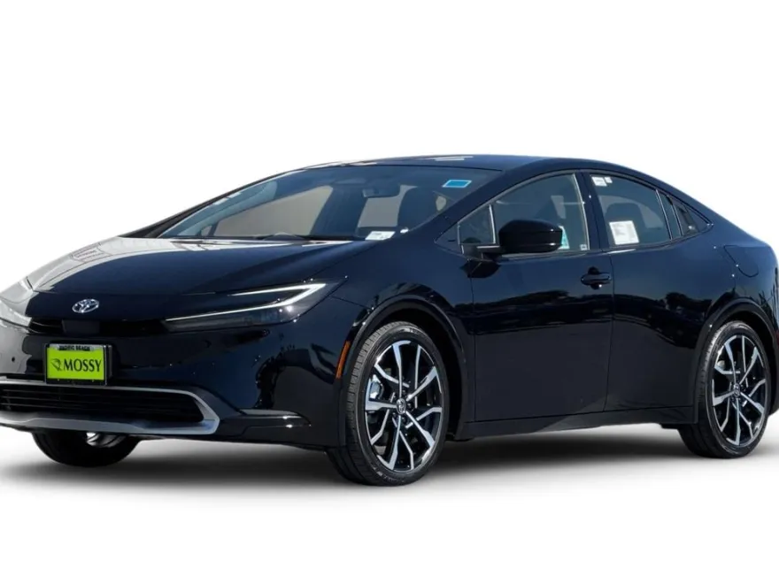 2026 Toyota Prius Plug-in XSE photo 1